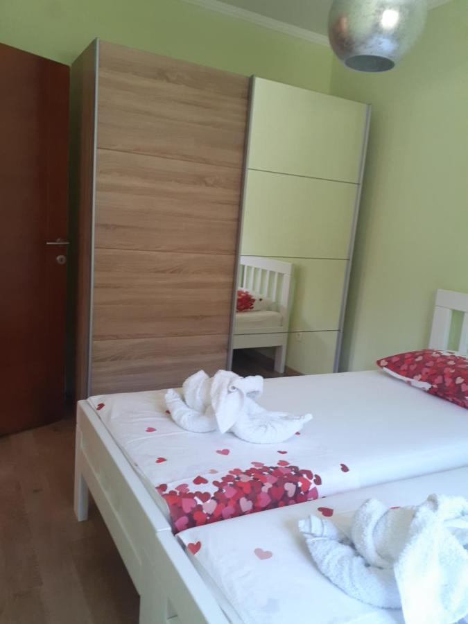 Apartmani Tanja Tivat Buitenkant foto