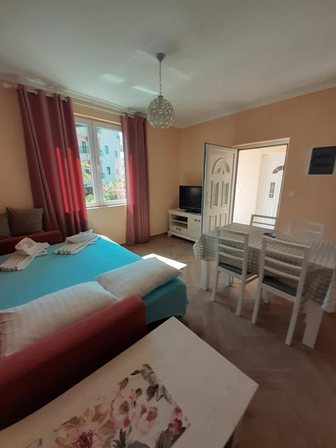 Apartmani Tanja Tivat Buitenkant foto