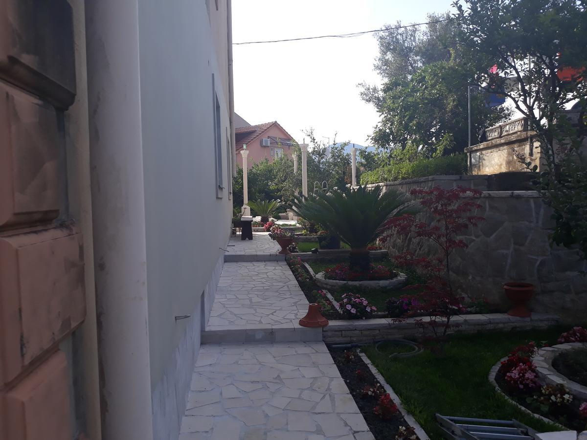 Apartmani Tanja Tivat Buitenkant foto