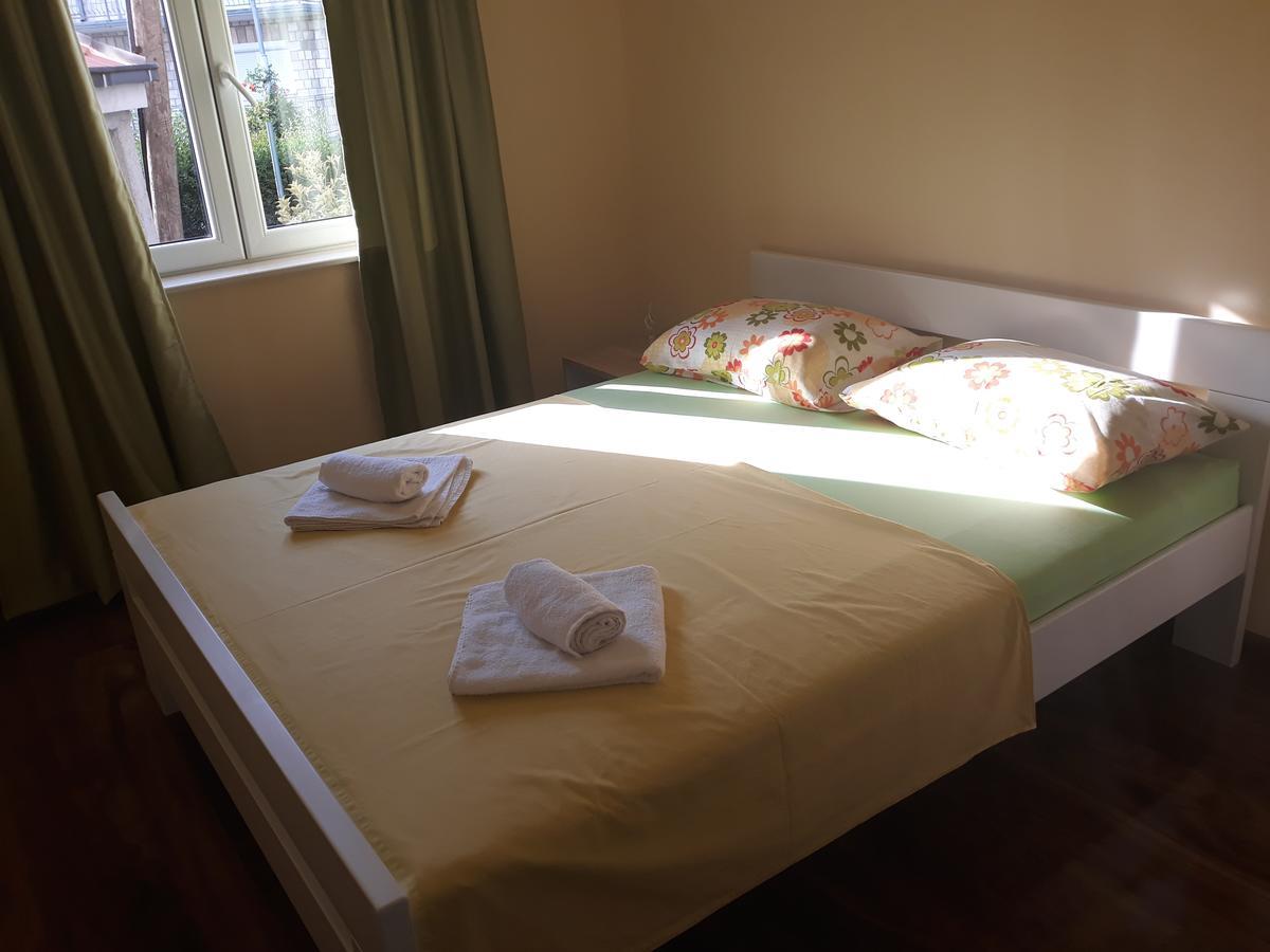 Apartmani Tanja Tivat Buitenkant foto